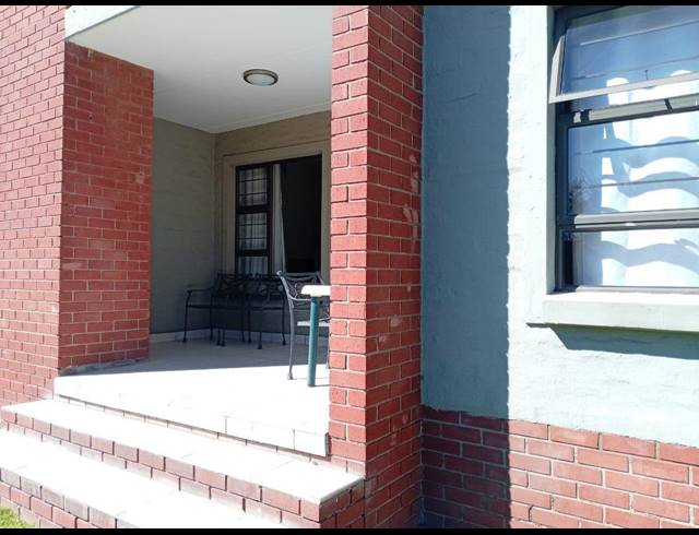 2 BEDROOM APARTMENT TO LET IN SECUNDA